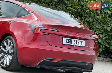 Седан Tesla Model 3 2024 в 