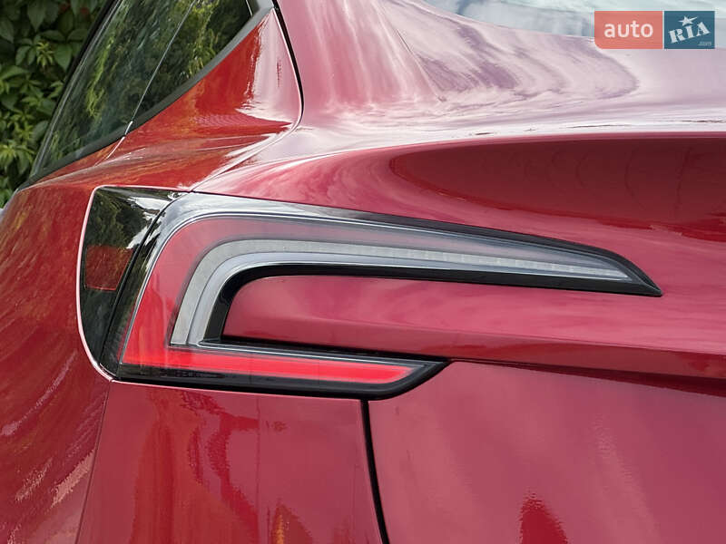 Седан Tesla Model 3 2024 в Стрые
