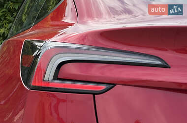Седан Tesla Model 3 2024 в 
