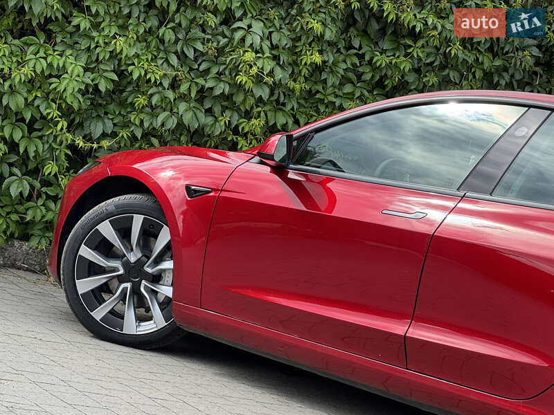 Седан Tesla Model 3 2024 в Стрые