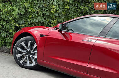 Седан Tesla Model 3 2024 в 