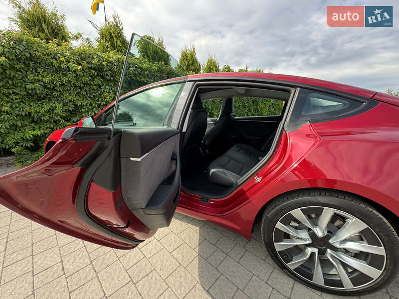 Седан Tesla Model 3 2024 в Стрые