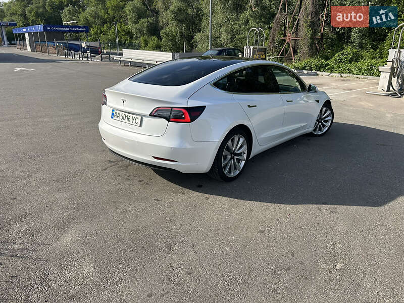 Седан Tesla Model 3 2018 в Киеве
