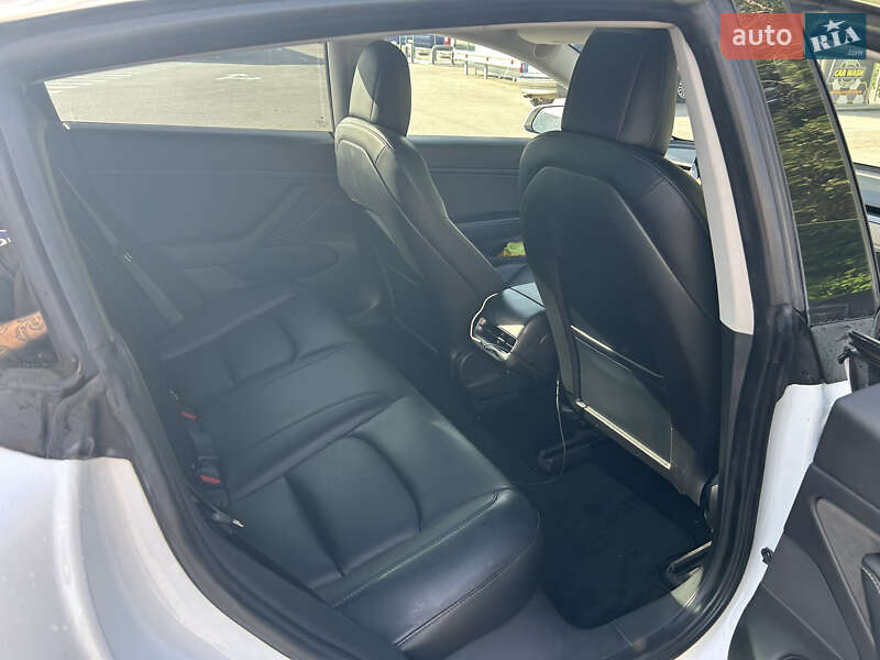 Седан Tesla Model 3 2018 в Киеве