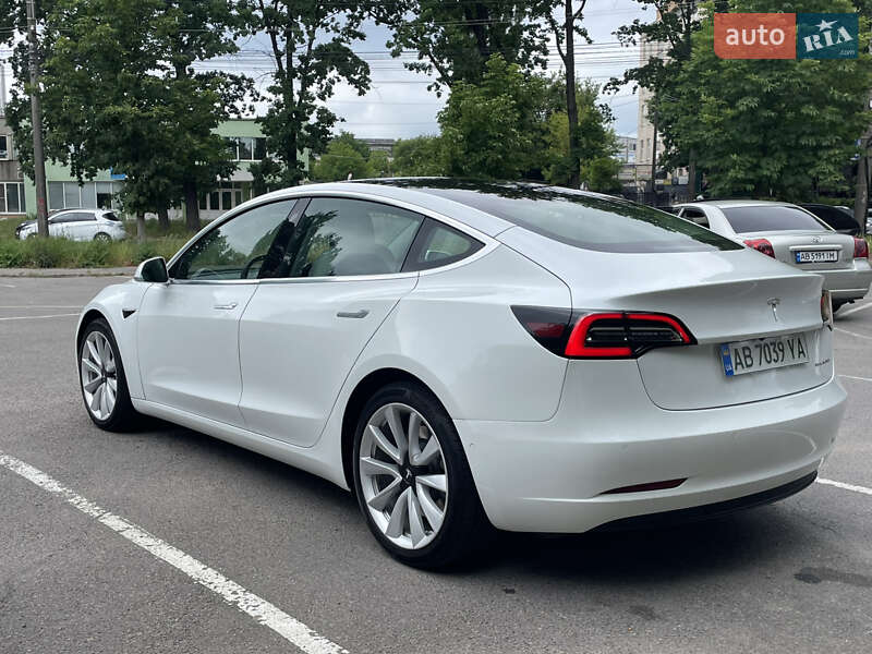 Седан Tesla Model 3 2020 в Виннице