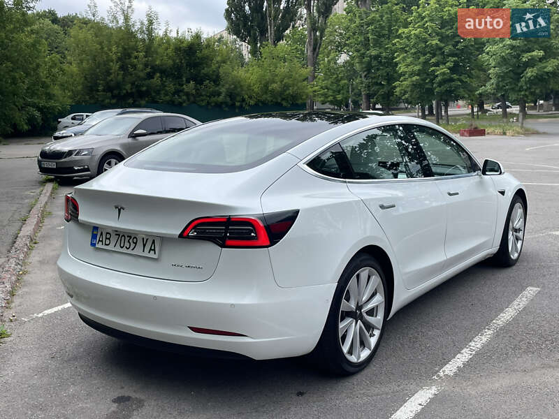 Седан Tesla Model 3 2020 в Виннице