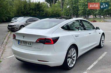 Седан Tesla Model 3 2020 в 