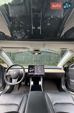 Седан Tesla Model 3 2018 в Киеве