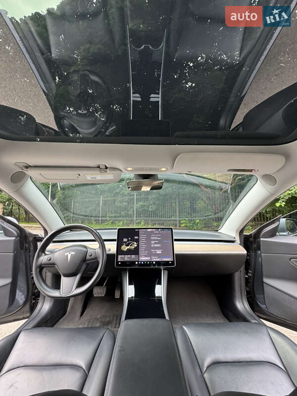 Седан Tesla Model 3 2018 в Киеве