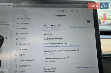 Седан Tesla Model 3 2022 в 