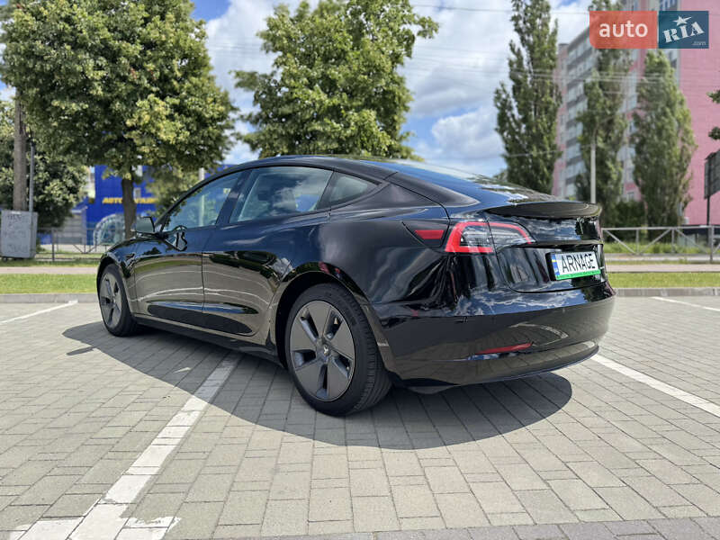 Седан Tesla Model 3 2022 в Хмельницком