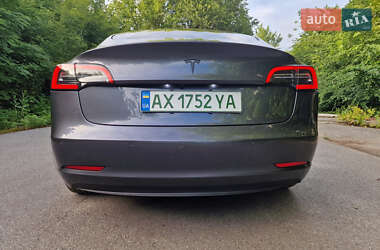 Седан Tesla Model 3 2021 в 