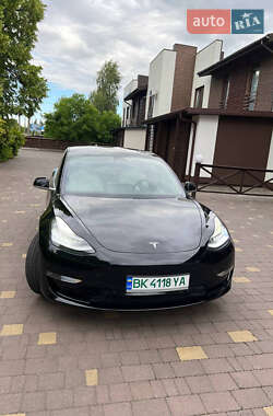 Седан Tesla Model 3 2019 в Ровно