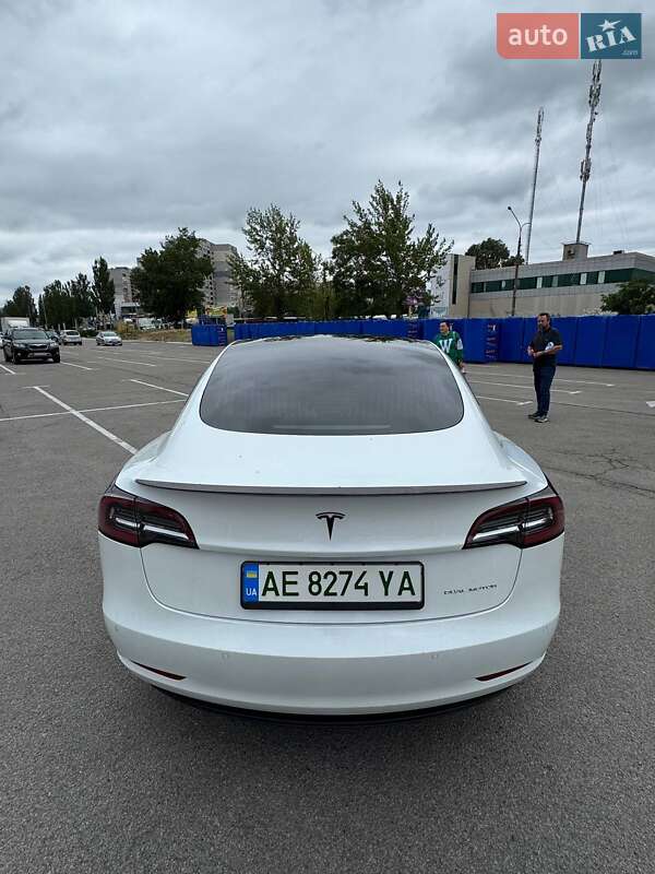 Седан Tesla Model 3 2019 в Кам'янському