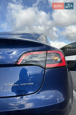Седан Tesla Model 3 2019 в 