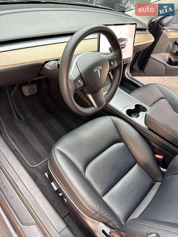 Седан Tesla Model 3 2022 в Києві