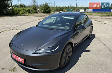 Седан Tesla Model 3 2024 в 