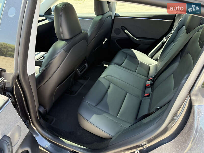 Седан Tesla Model 3 2024 в Запорожье