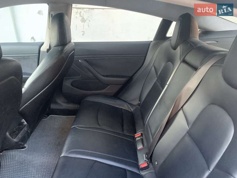 Седан Tesla Model 3 2017 в Києві