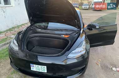 Седан Tesla Model 3 2017 в 