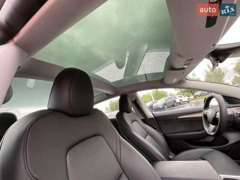 Седан Tesla Model 3 2023 в Одессе