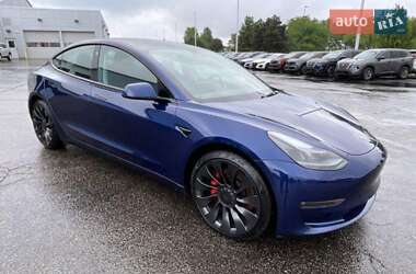 Седан Tesla Model 3 2023 в 