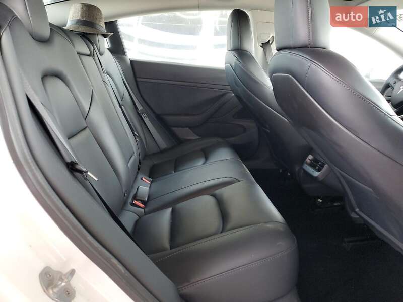 Седан Tesla Model 3 2020 в Хмельницком