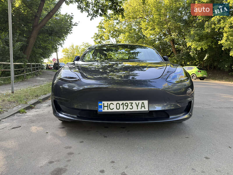 Седан Tesla Model 3 2022 в Львове