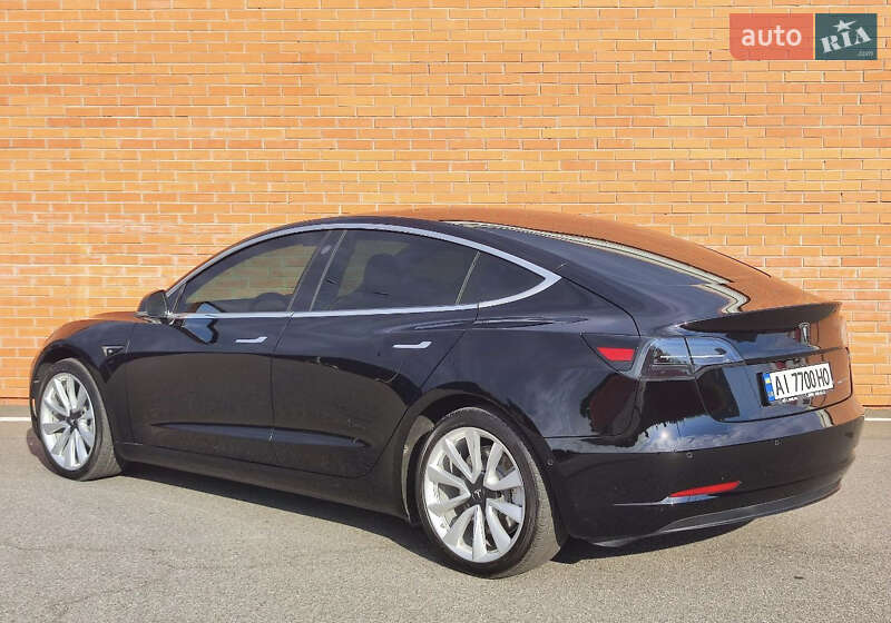Седан Tesla Model 3 2019 в Киеве