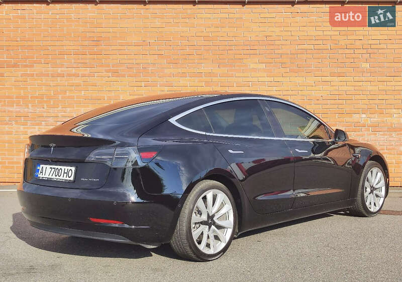 Седан Tesla Model 3 2019 в Киеве