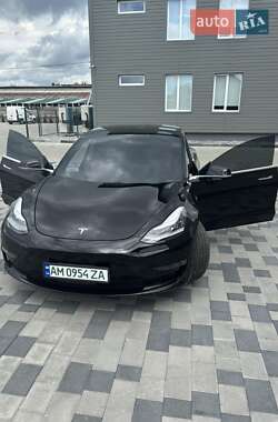Седан Tesla Model 3 2019 в 