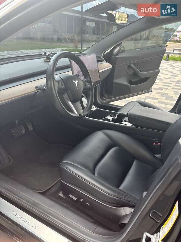 Седан Tesla Model 3 2019 в Сарнах