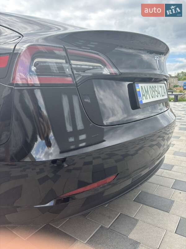Седан Tesla Model 3 2019 в Сарнах