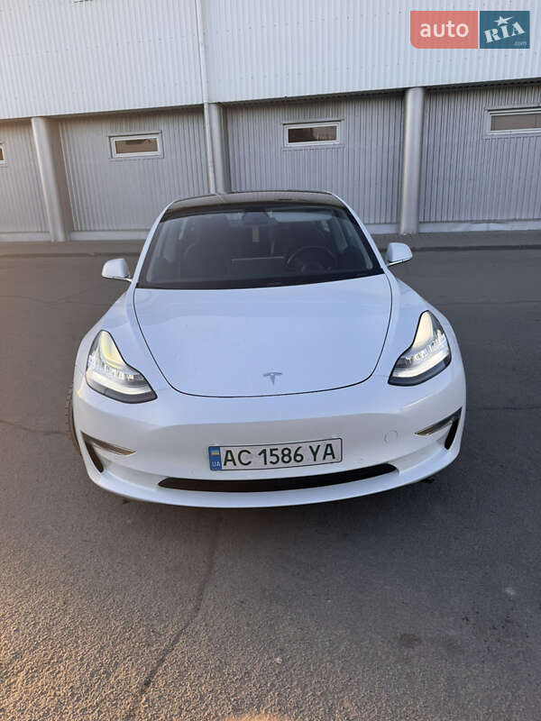 Седан Tesla Model 3 2018 в 
