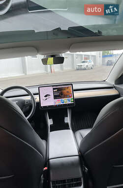 Седан Tesla Model 3 2018 в 