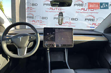 Седан Tesla Model 3 2019 в 