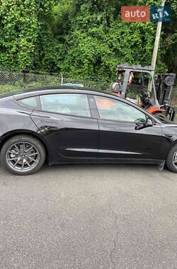 Седан Tesla Model 3 2021 в 