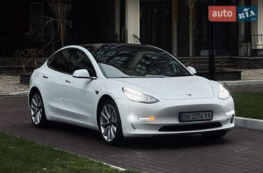 Седан Tesla Model 3 2018 в 