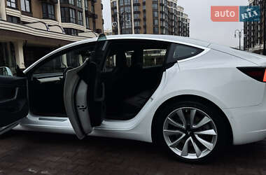 Седан Tesla Model 3 2018 в 
