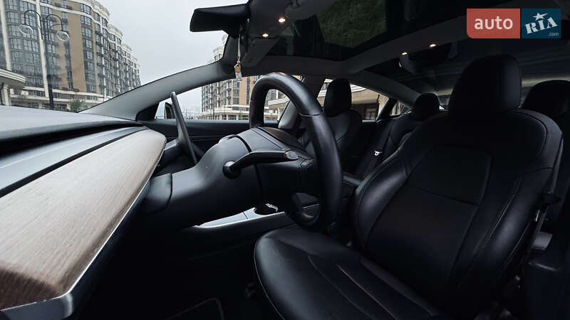 Седан Tesla Model 3 2018 в Киеве
