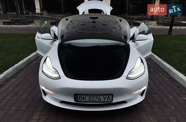 Седан Tesla Model 3 2018 в 