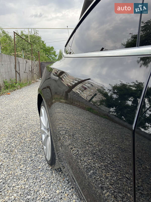 Седан Tesla Model 3 2020 в Ужгороді