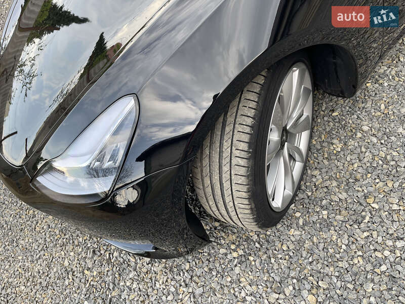 Седан Tesla Model 3 2020 в Ужгороді