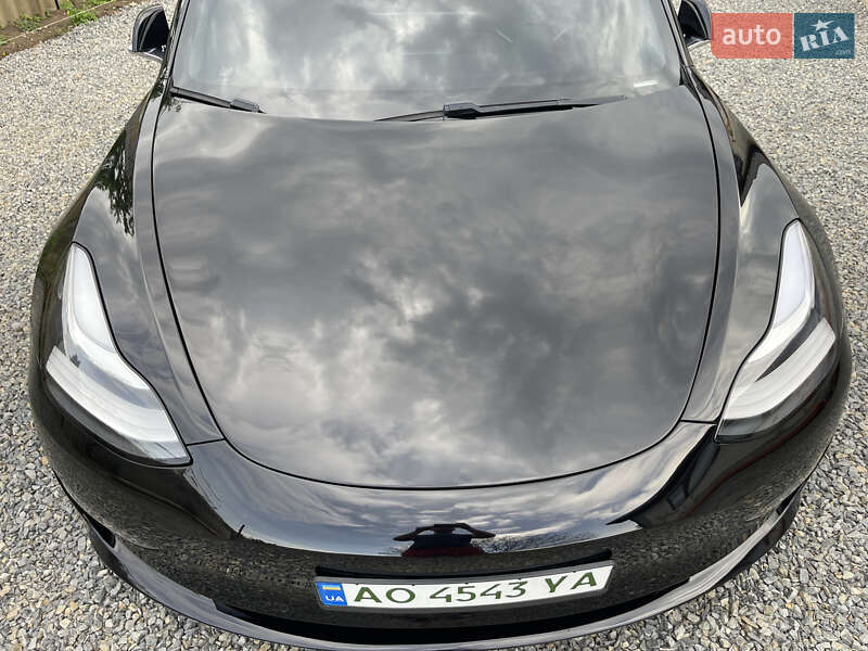 Седан Tesla Model 3 2020 в Ужгороді