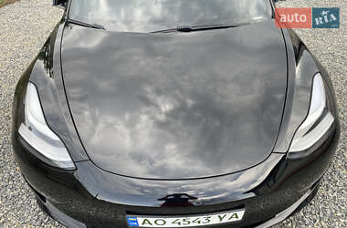 Седан Tesla Model 3 2020 в 