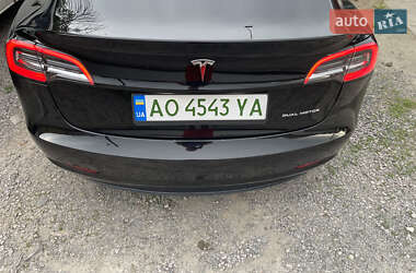Седан Tesla Model 3 2020 в 