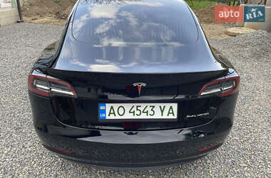 Седан Tesla Model 3 2020 в 