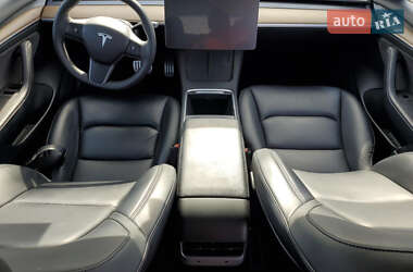 Седан Tesla Model 3 2021 в 