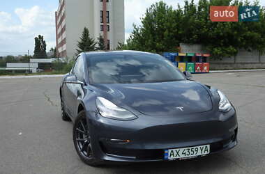 Седан Tesla Model 3 2020 в 