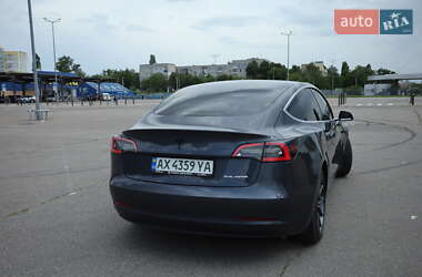 Седан Tesla Model 3 2020 в 